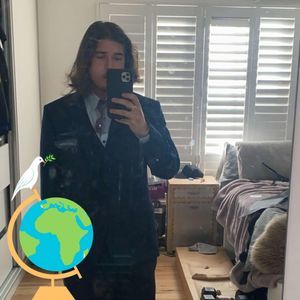 Meet your Posher, Dekz